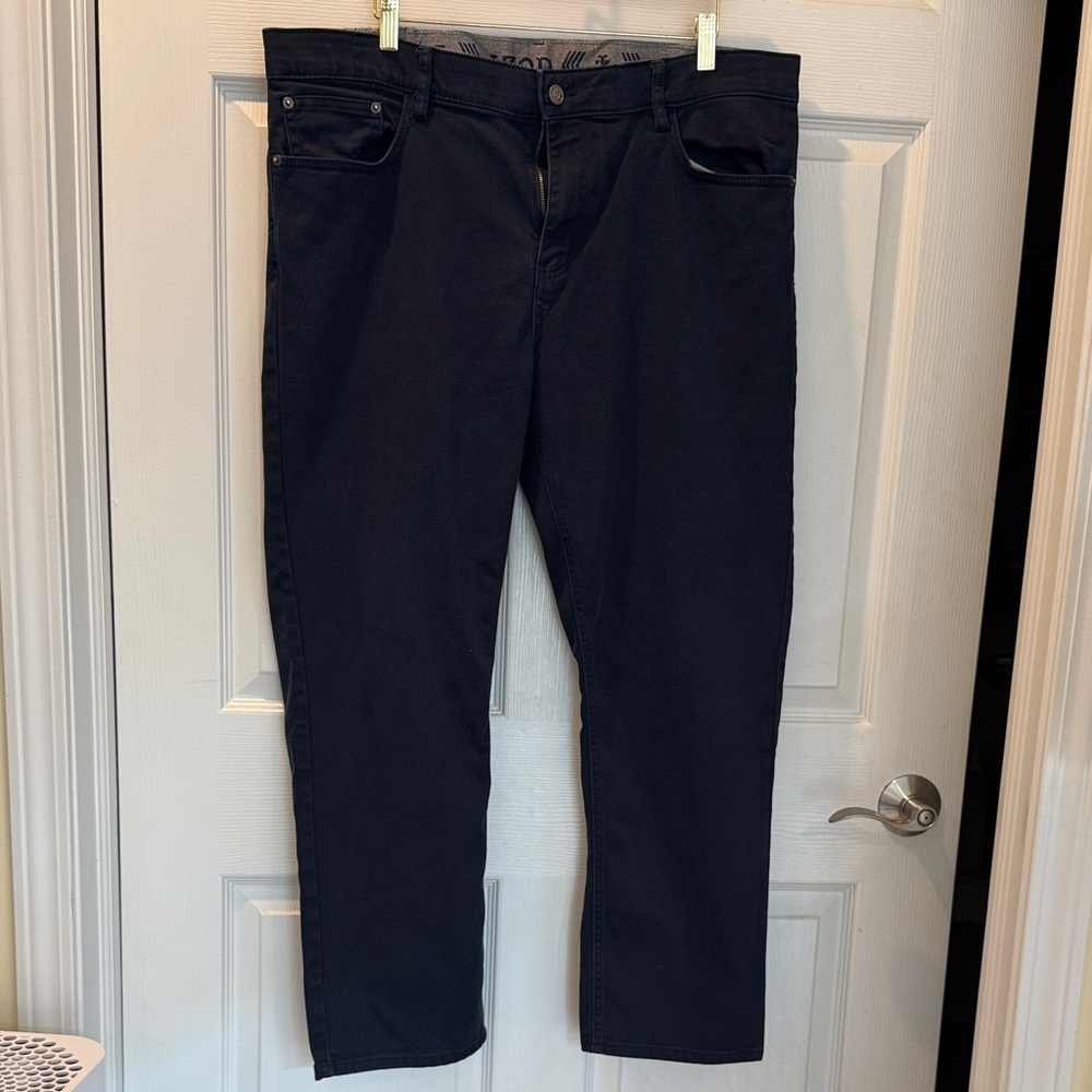 Izod Men's Dark Blue 38 x 30 Regular Fit Jeans